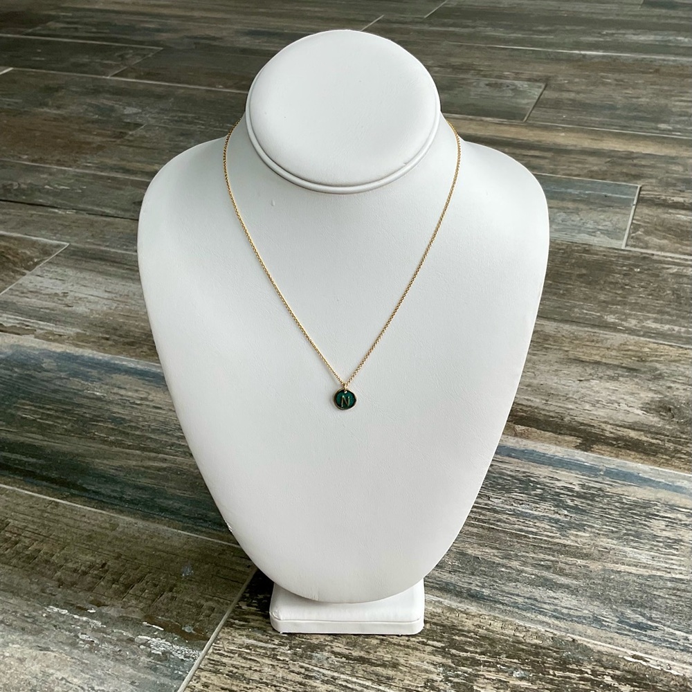 Elegant Gold Necklace with Green Pendant